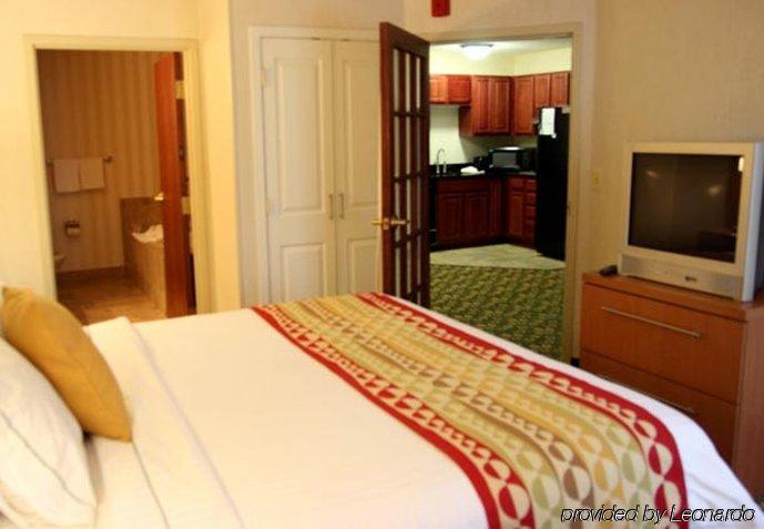 Towneplace Suites Detroit Уорън Екстериор снимка