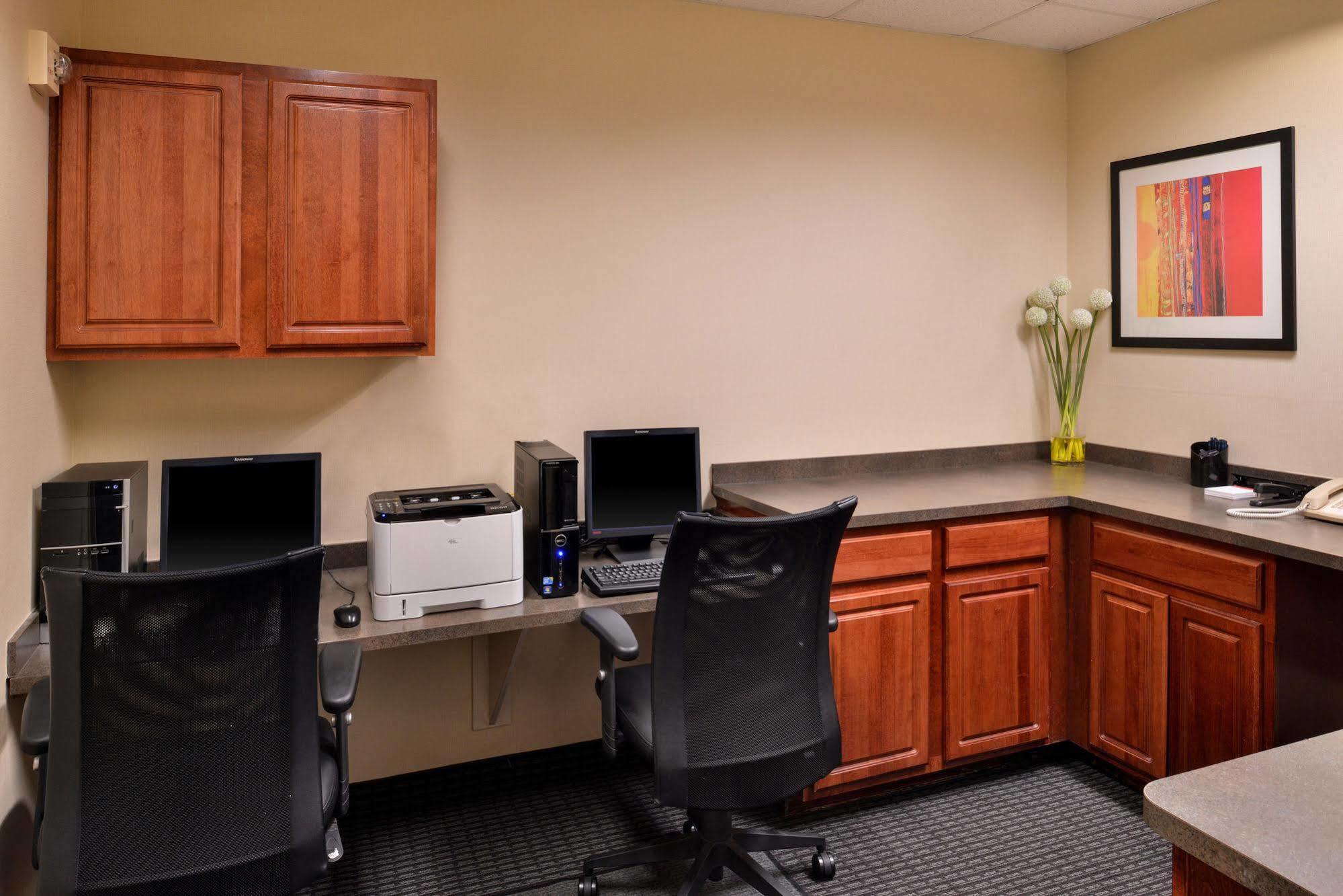 Towneplace Suites Detroit Уорън Екстериор снимка